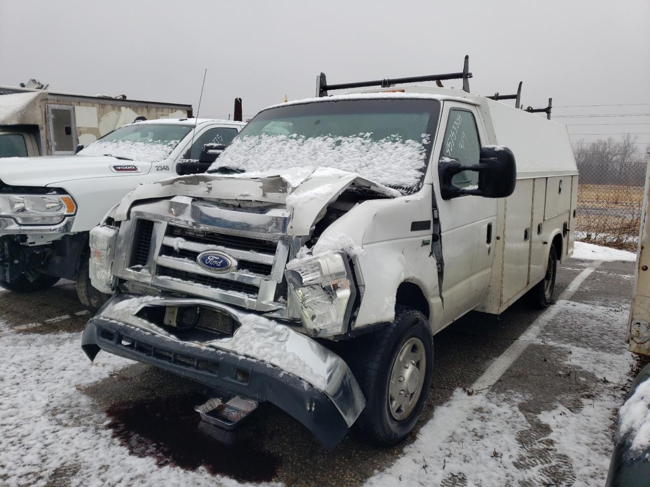 2015 Ford Econoline E350 Super Duty Cutaway Van for Sale in Woodhaven, MI - Front End