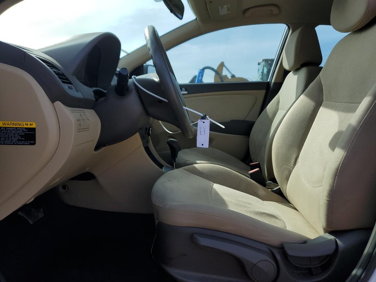 2014 Hyundai Accent - Image 7