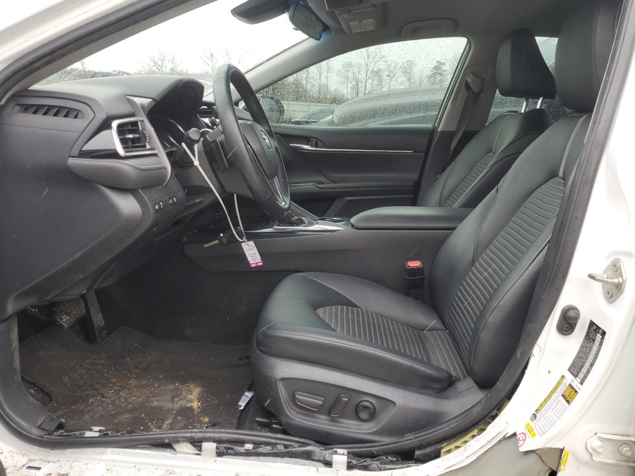 4T1B11HK8JU117915 TOYOTA CAMRY 2018