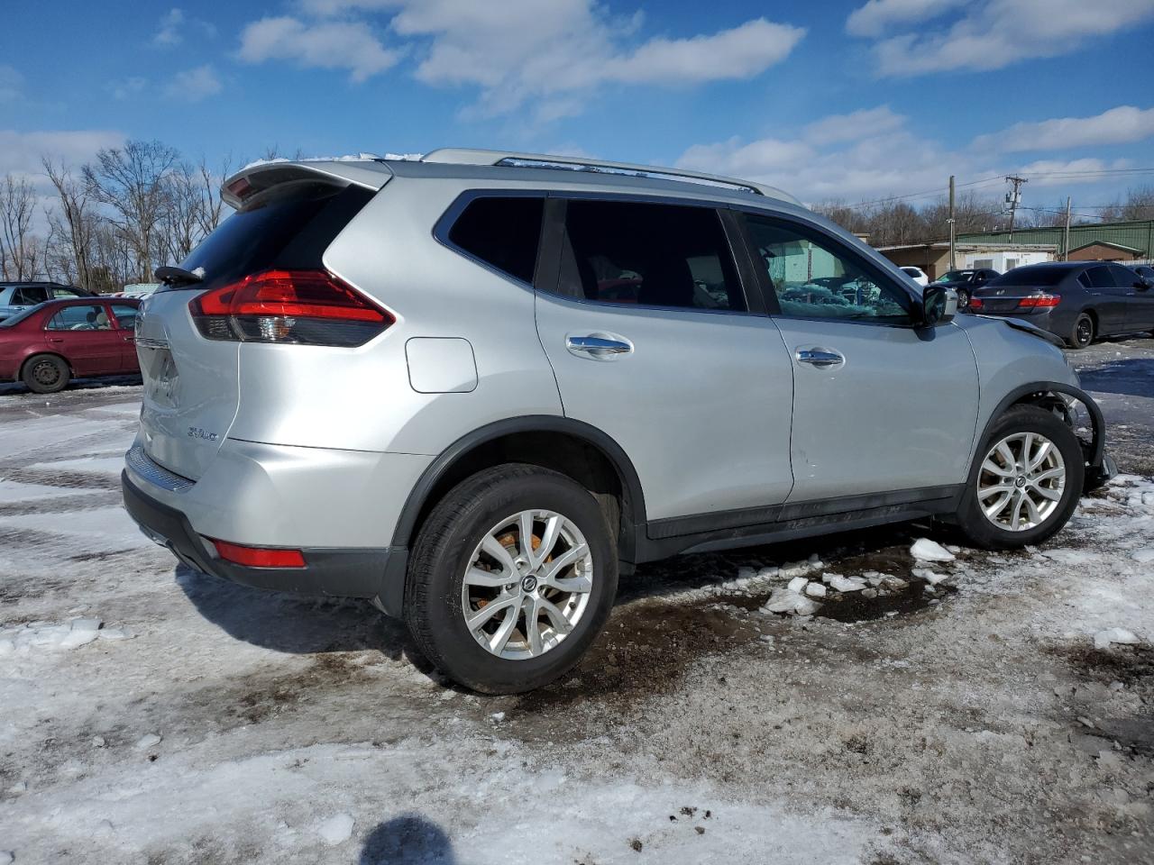 2017 Nissan Rogue - Image 3