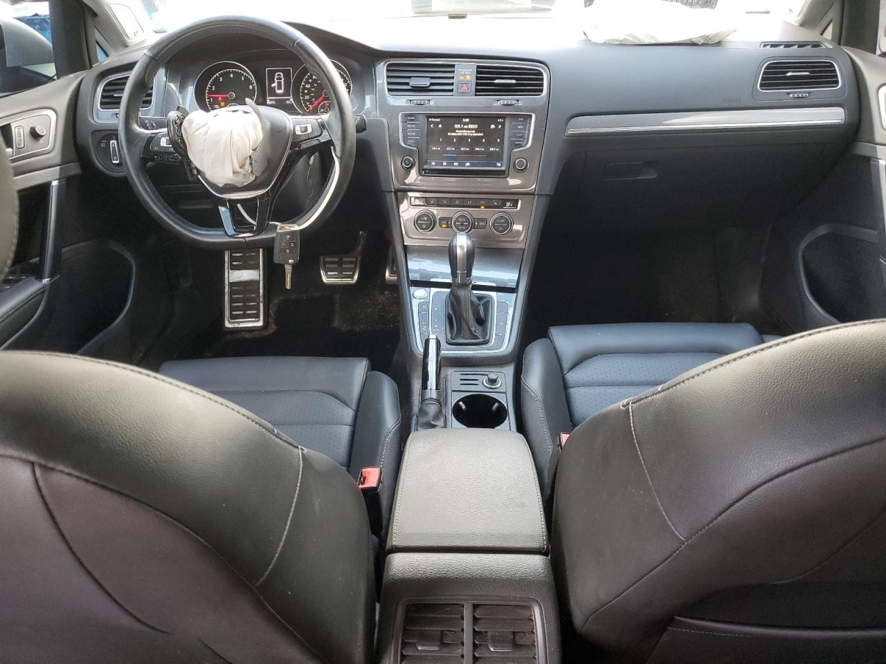 2017 Volkswagen Golf - Image 8