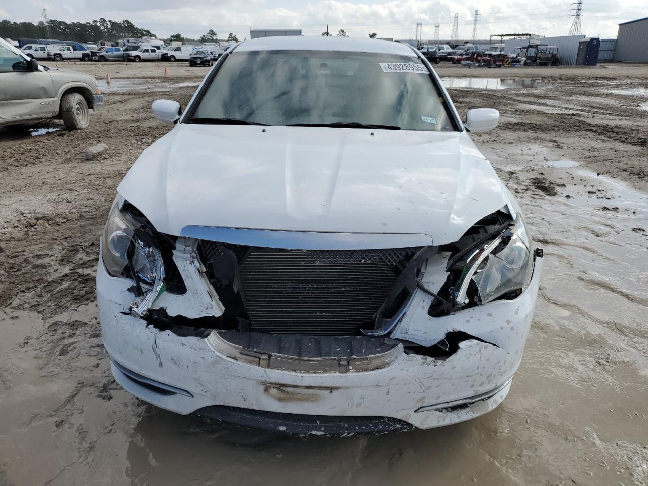 2013 Chrysler 200 - Image 5