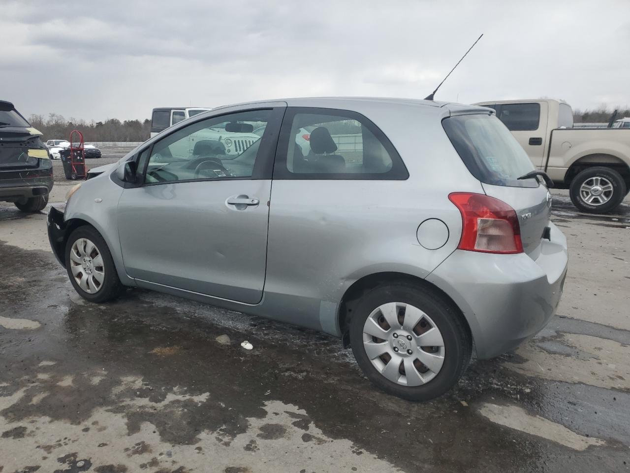 2008 Toyota Yaris - Image 2