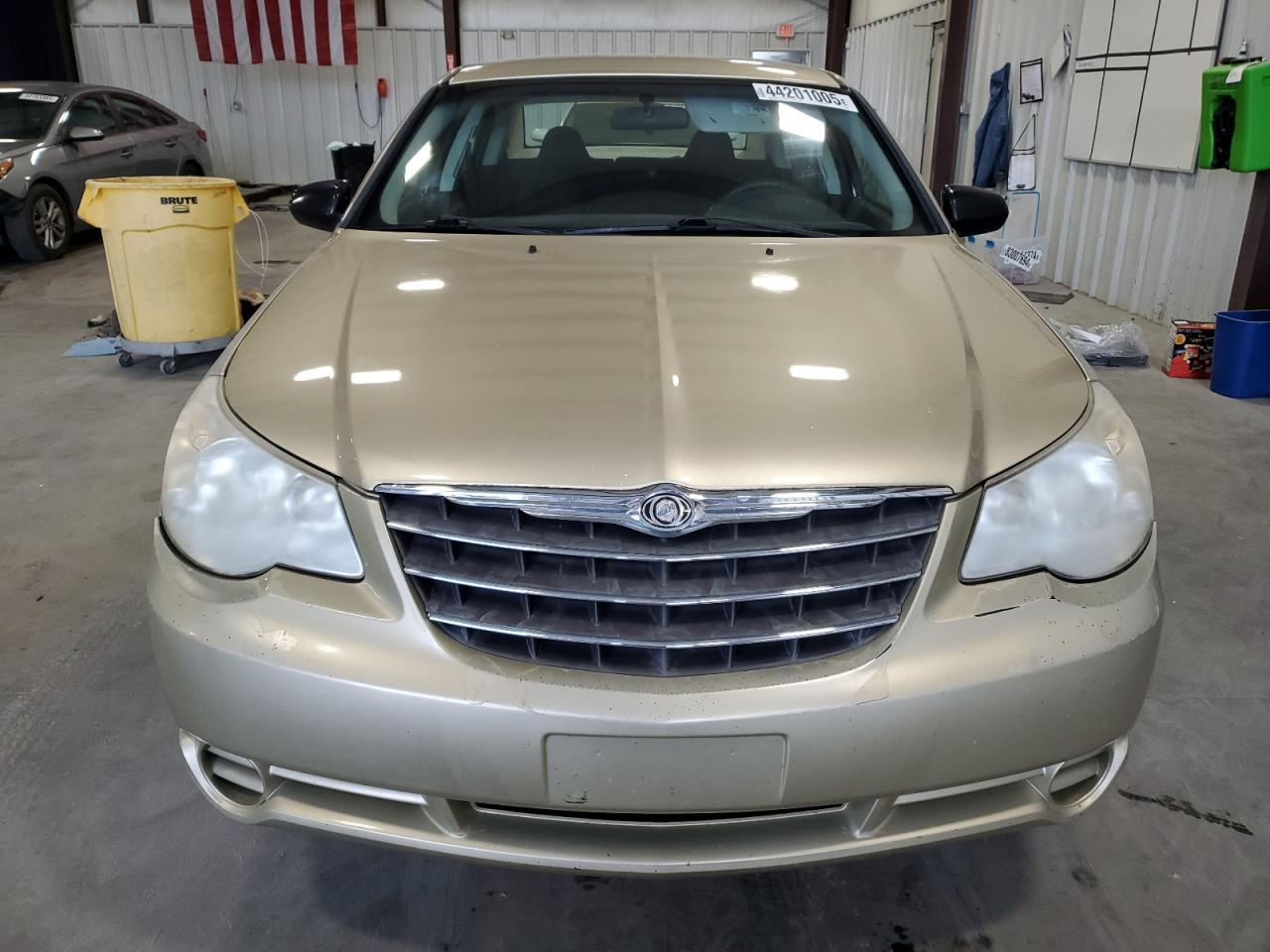 2010 Chrysler Sebring - Image 5