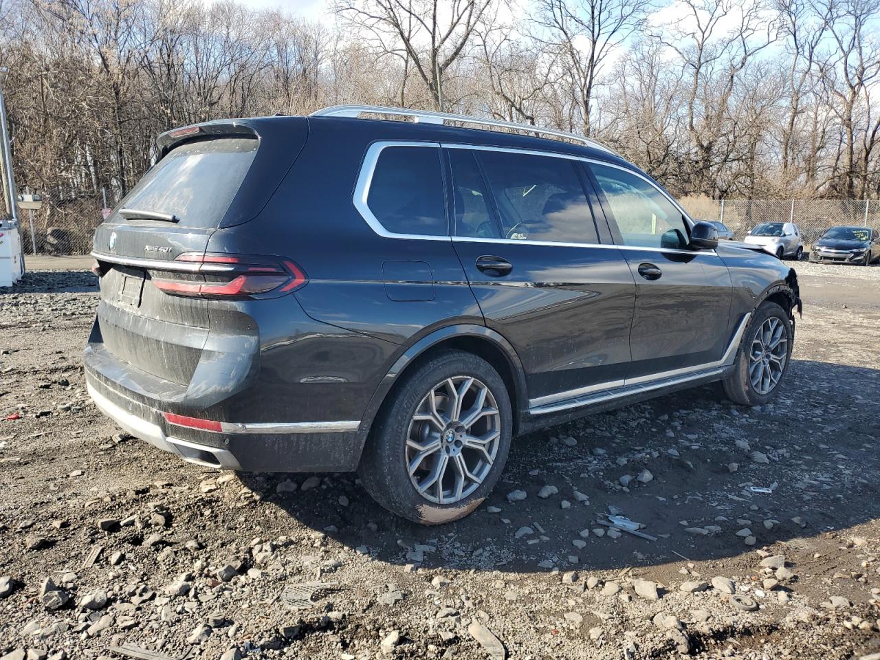 2024 BMW X7 - Image 3