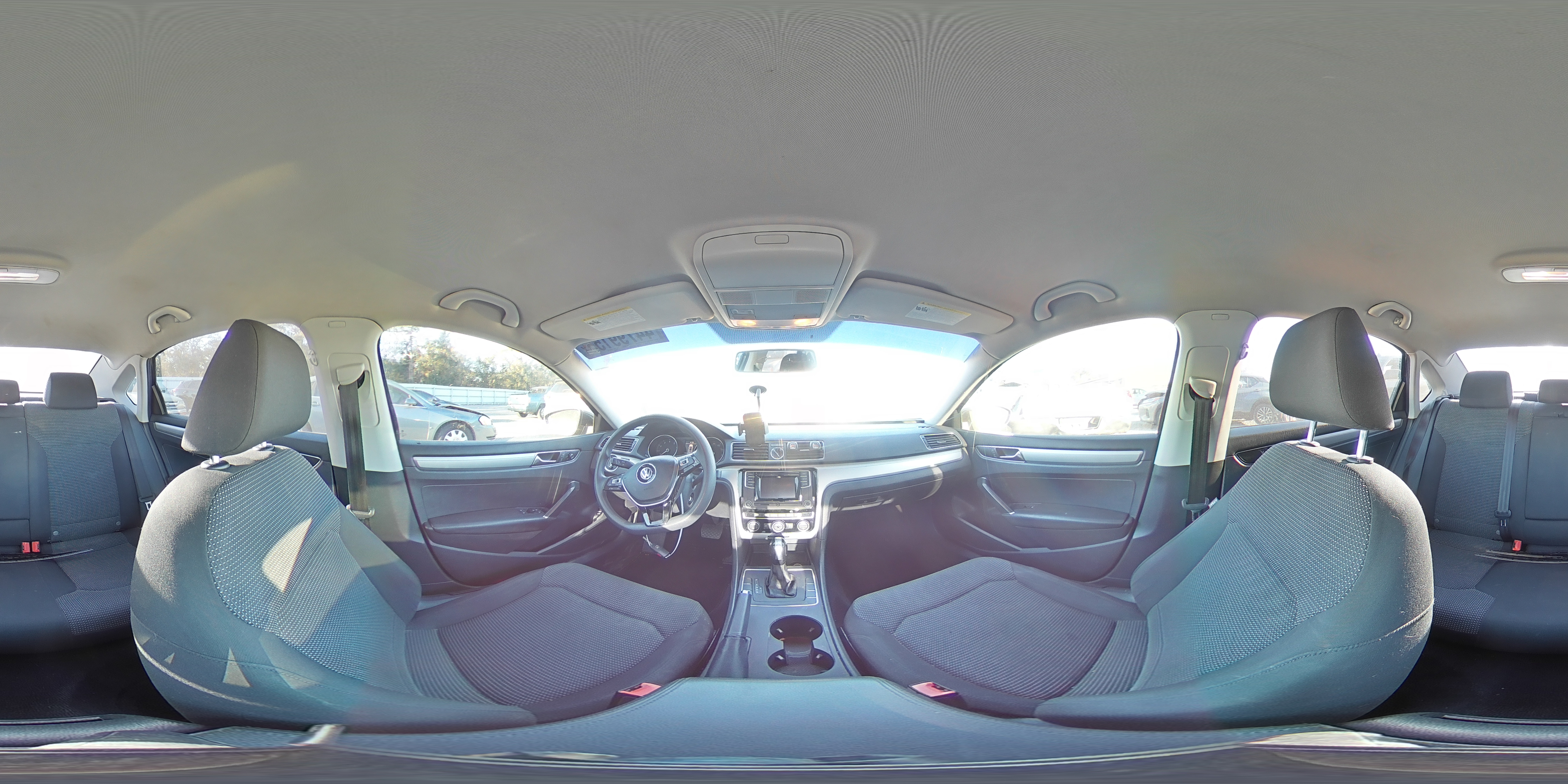 2017 Volkswagen Passat - Image 12