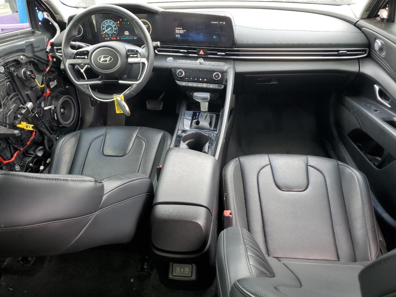2024 Hyundai Elantra - Image 8