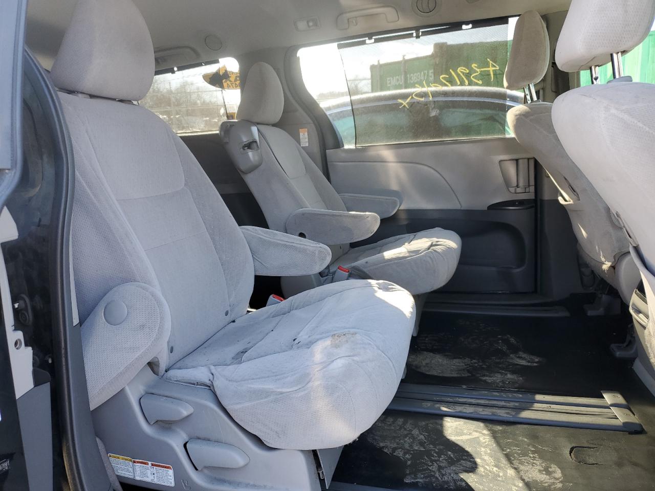 2015 Toyota Sienna - Image 11