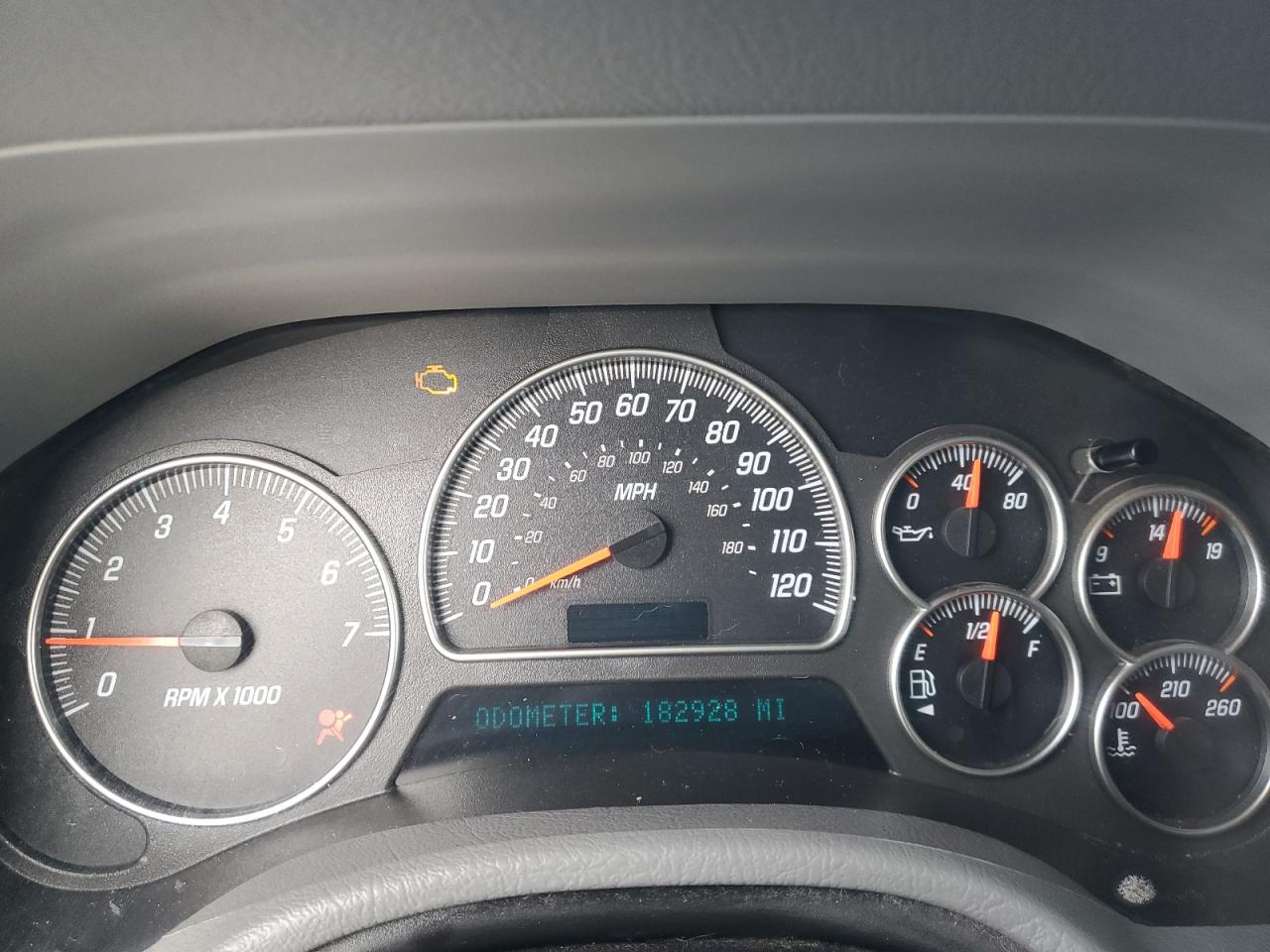 2005 GMC Envoy - Image 9