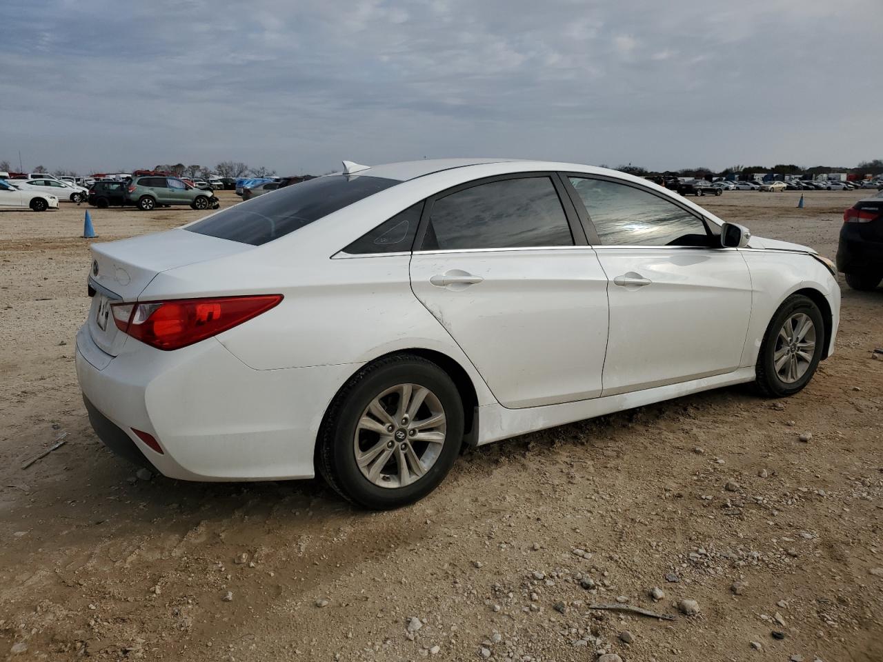 2014 Hyundai Sonata - Image 3