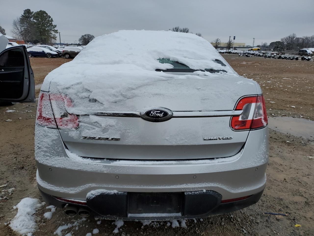 2012 Ford Taurus - Image 6