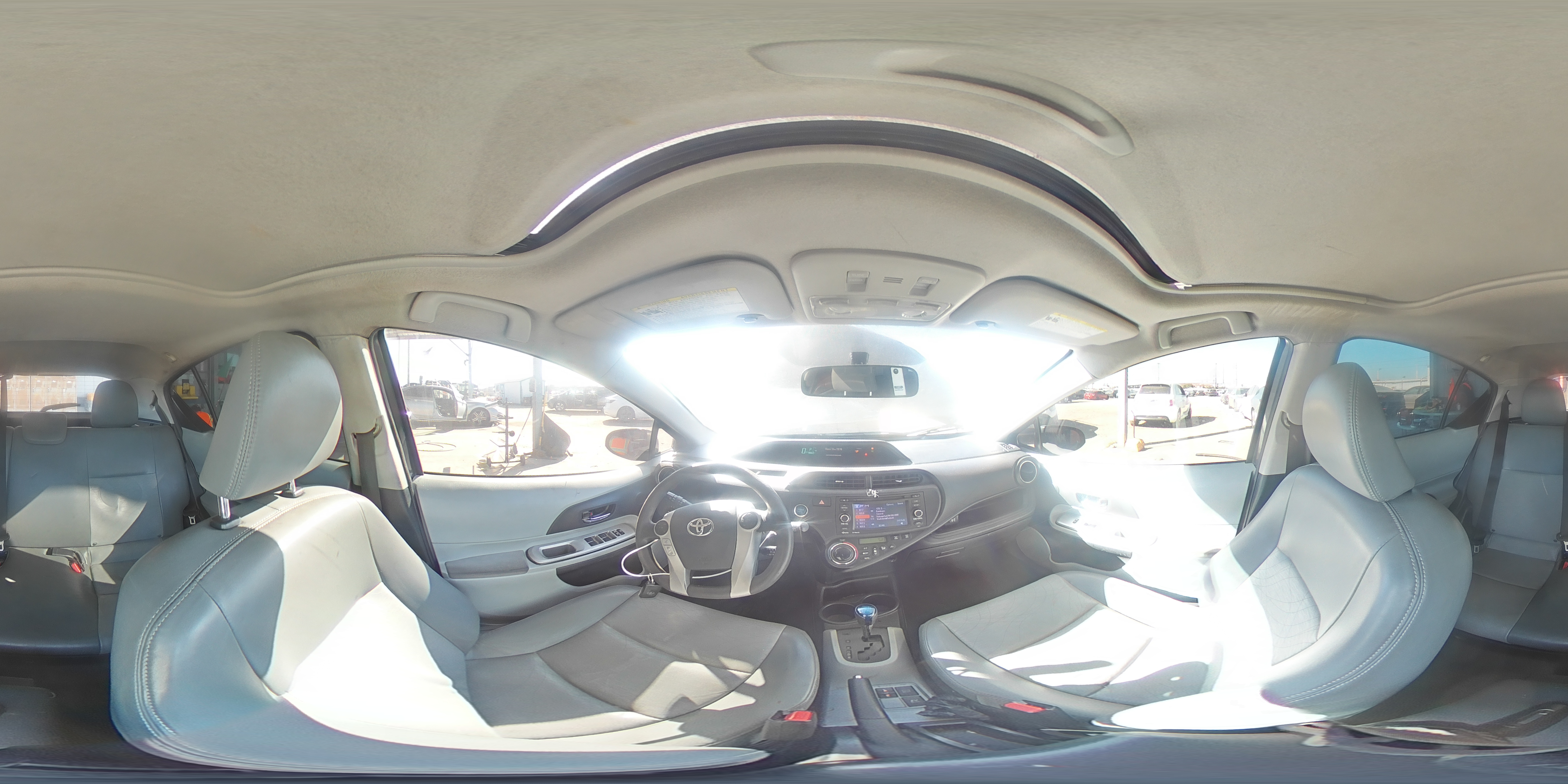 2012 Toyota Prius - Image 14