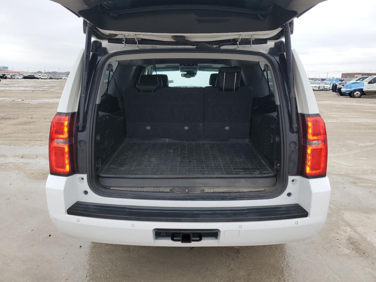 2018 Chevrolet Suburban - Image 6