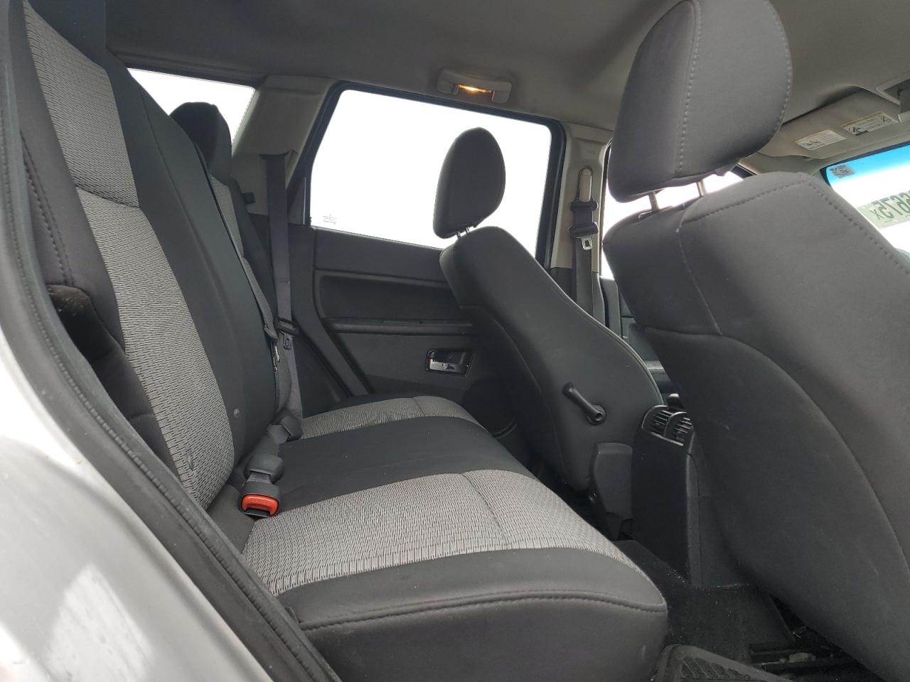 2009 Jeep Grand Cherokee - Image 11