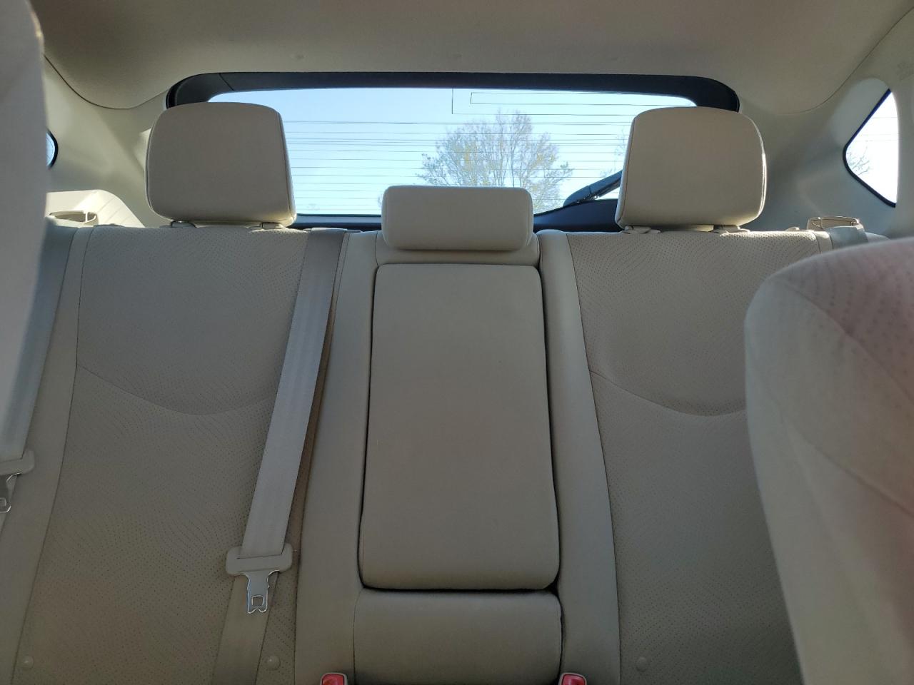 2013 Toyota Prius - Image 10