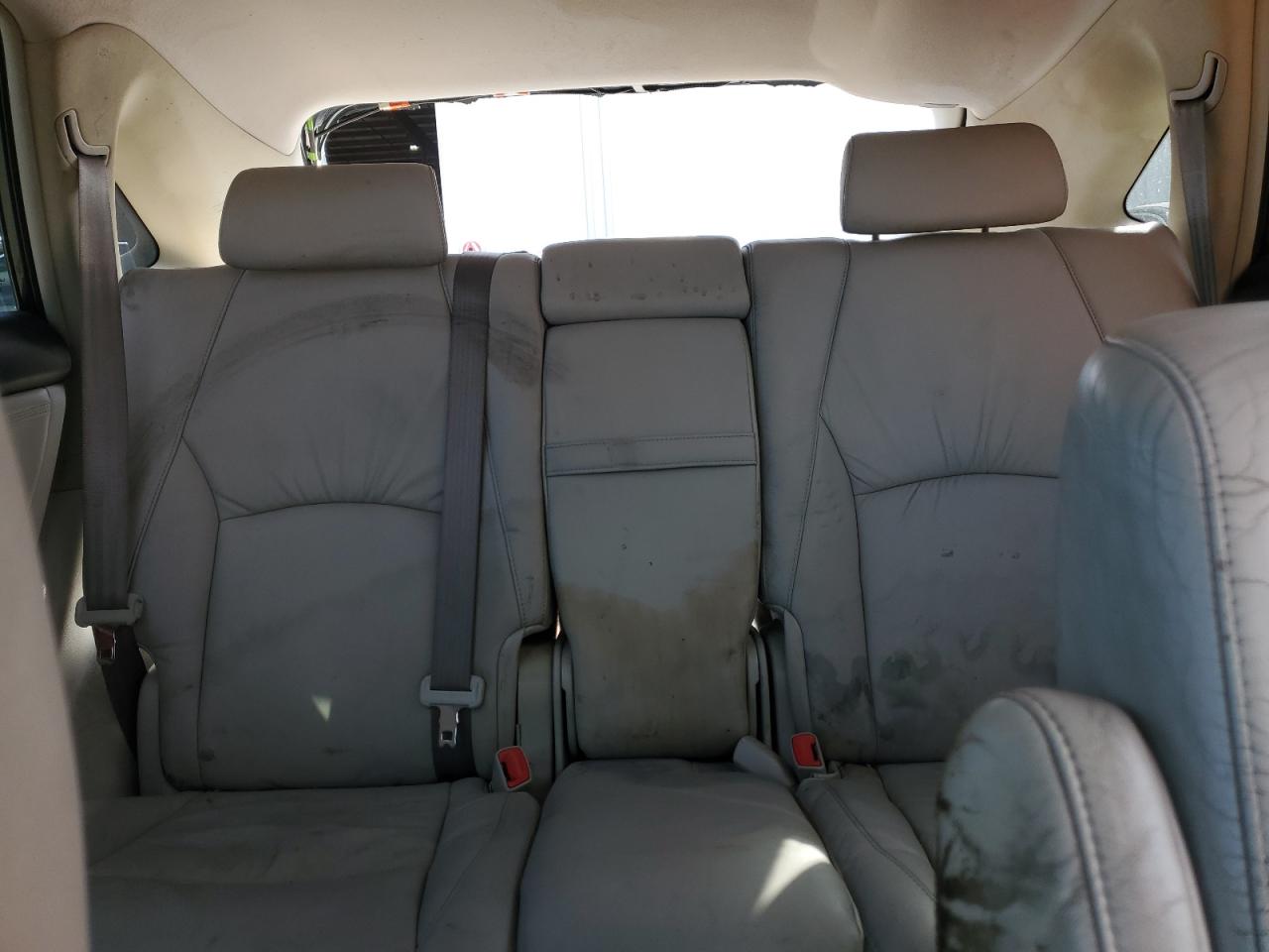 2005 Lexus RX - Image 10