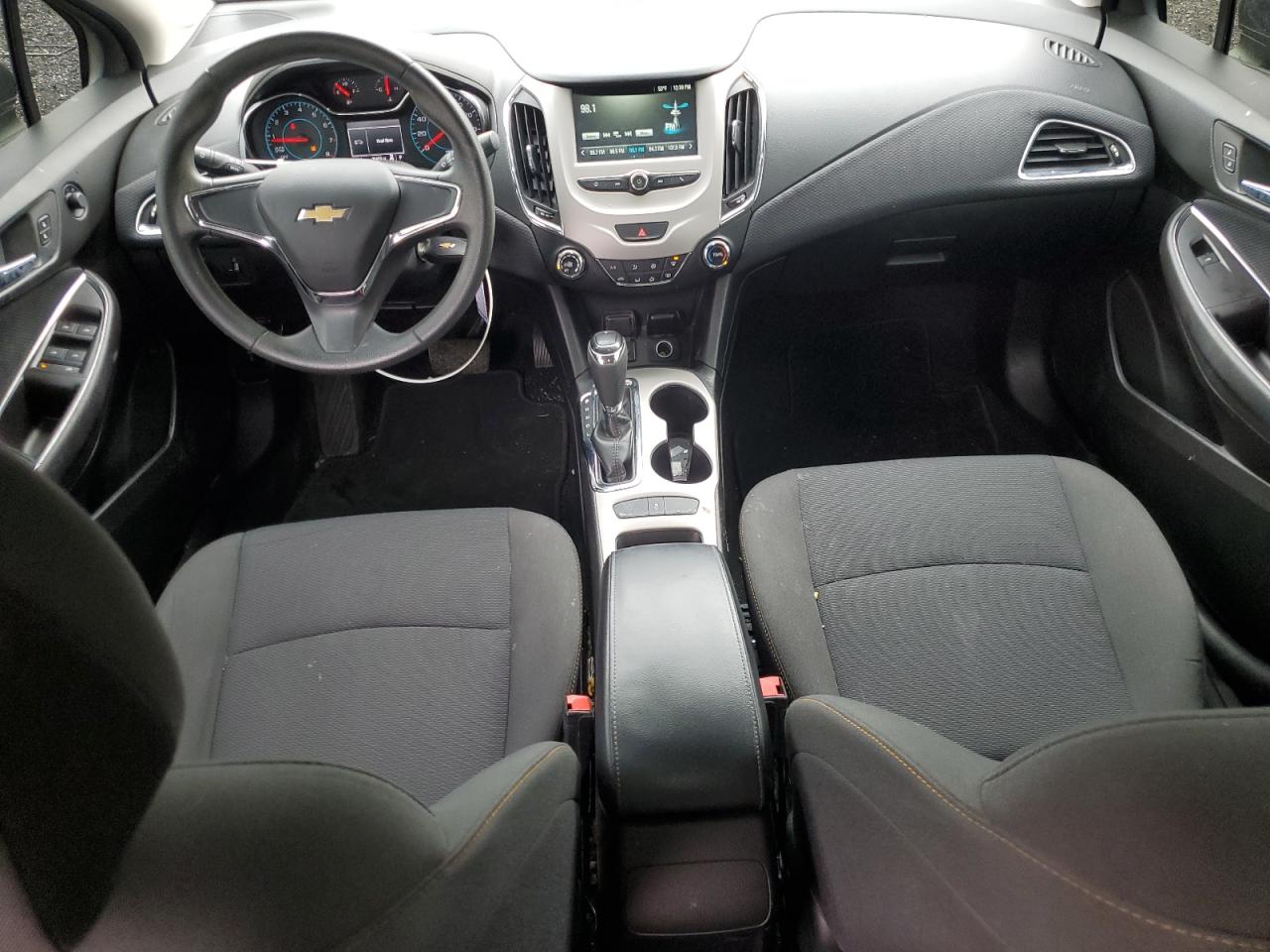 2017 Chevrolet Cruze - Image 8