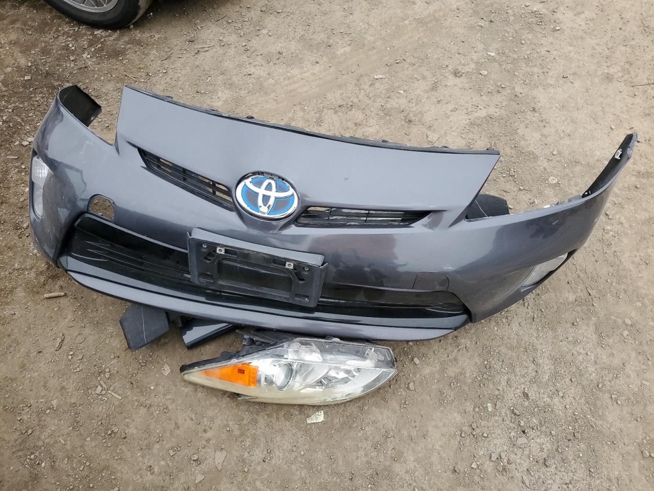 2015 Toyota Prius - Image 12
