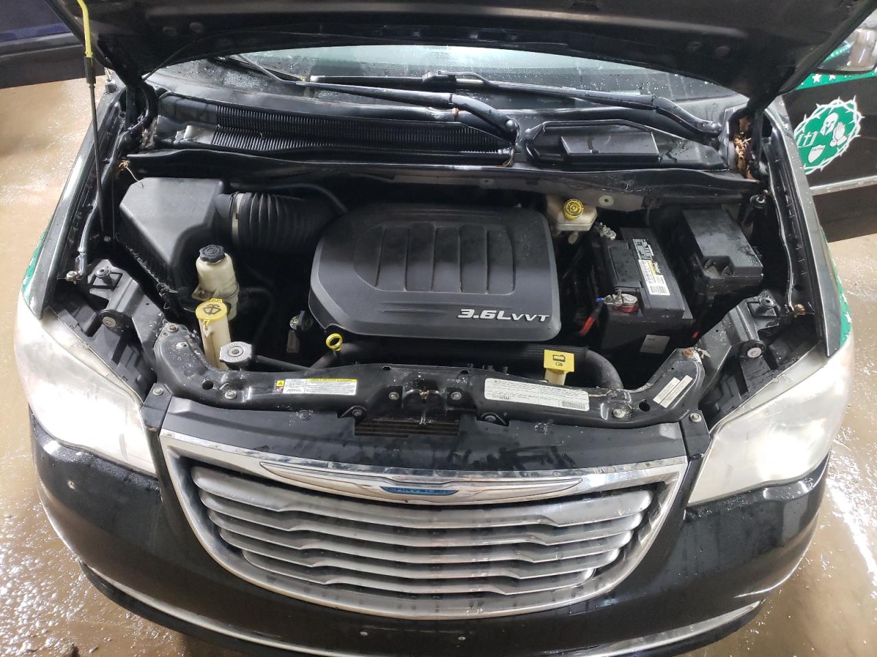 2012 Chrysler Town & Country - Image 12