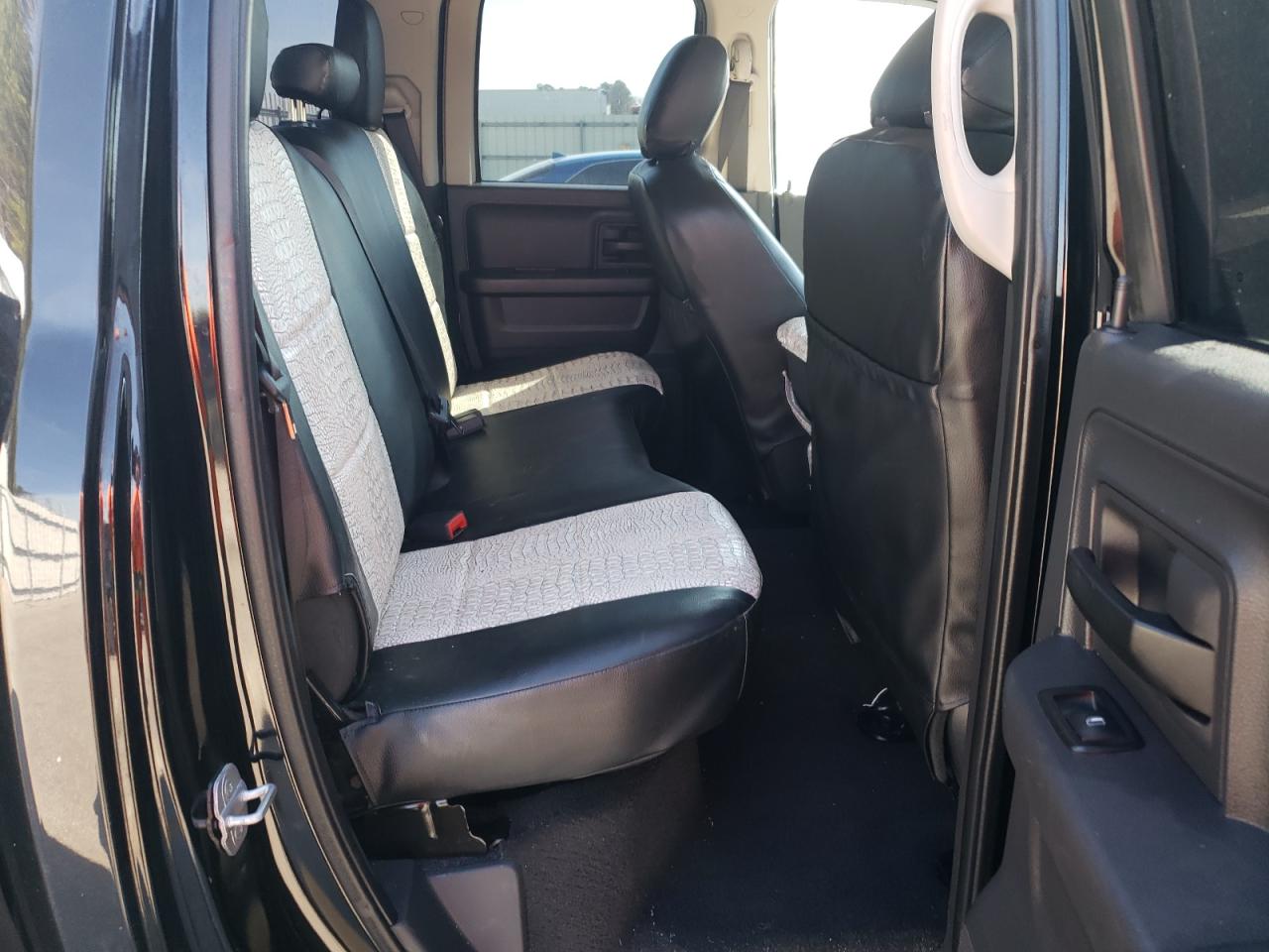 2012 Dodge RAM - Image 11