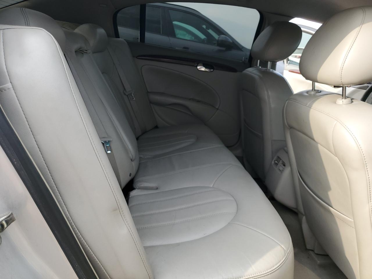 2009 Buick Lucerne - Image 10