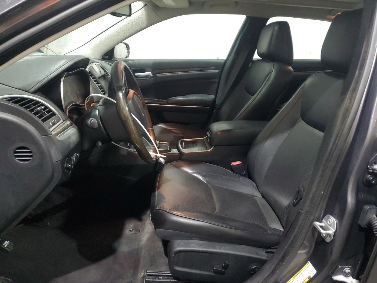 2018 Chrysler 300 - Image 7