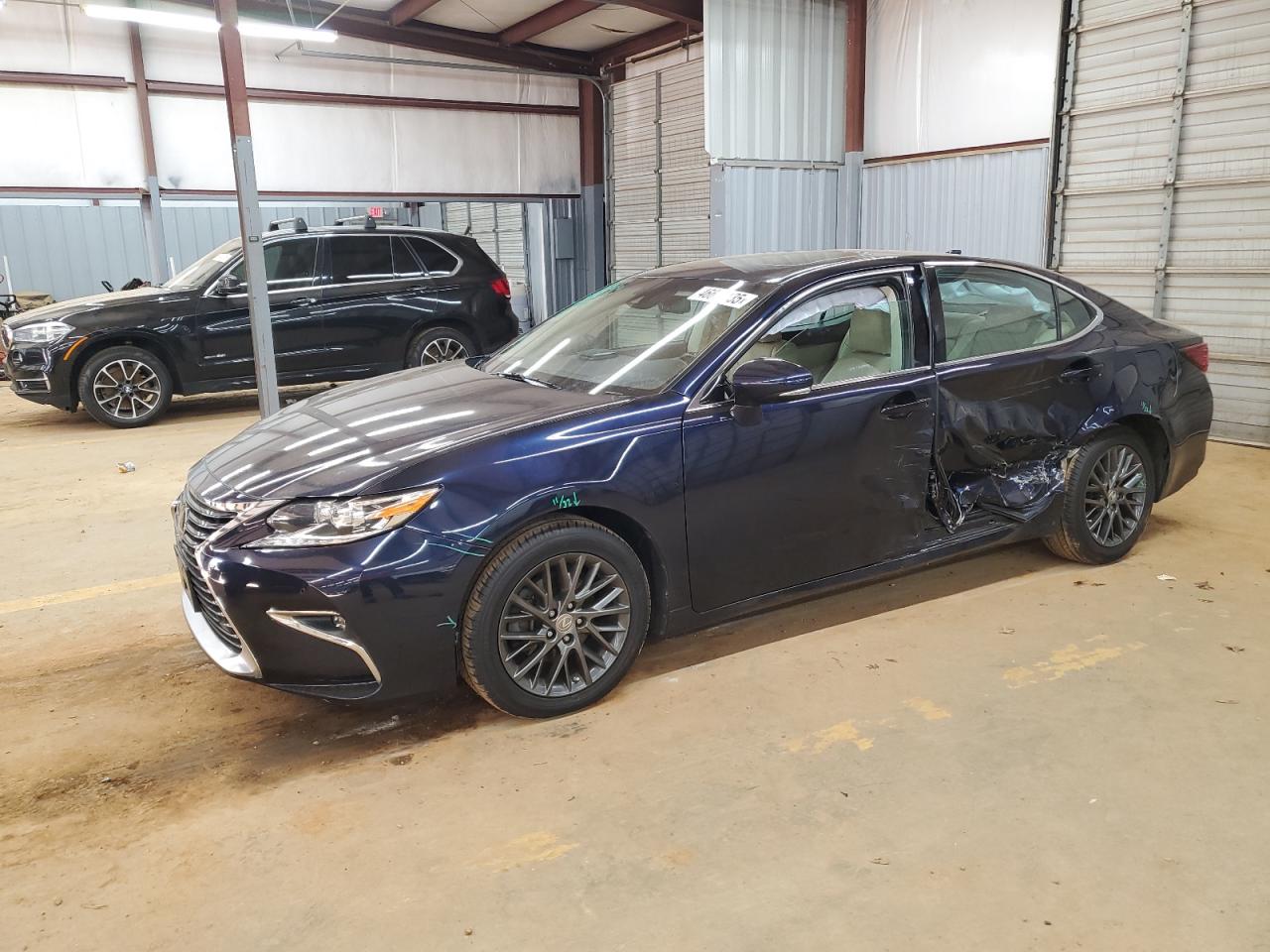 2018 Lexus ES - Image 1