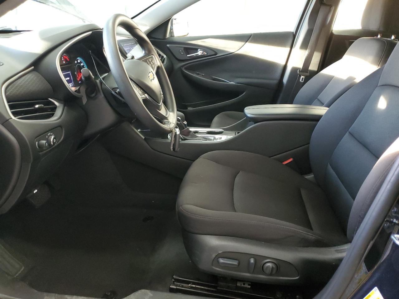 2023 Chevrolet Malibu - Image 7