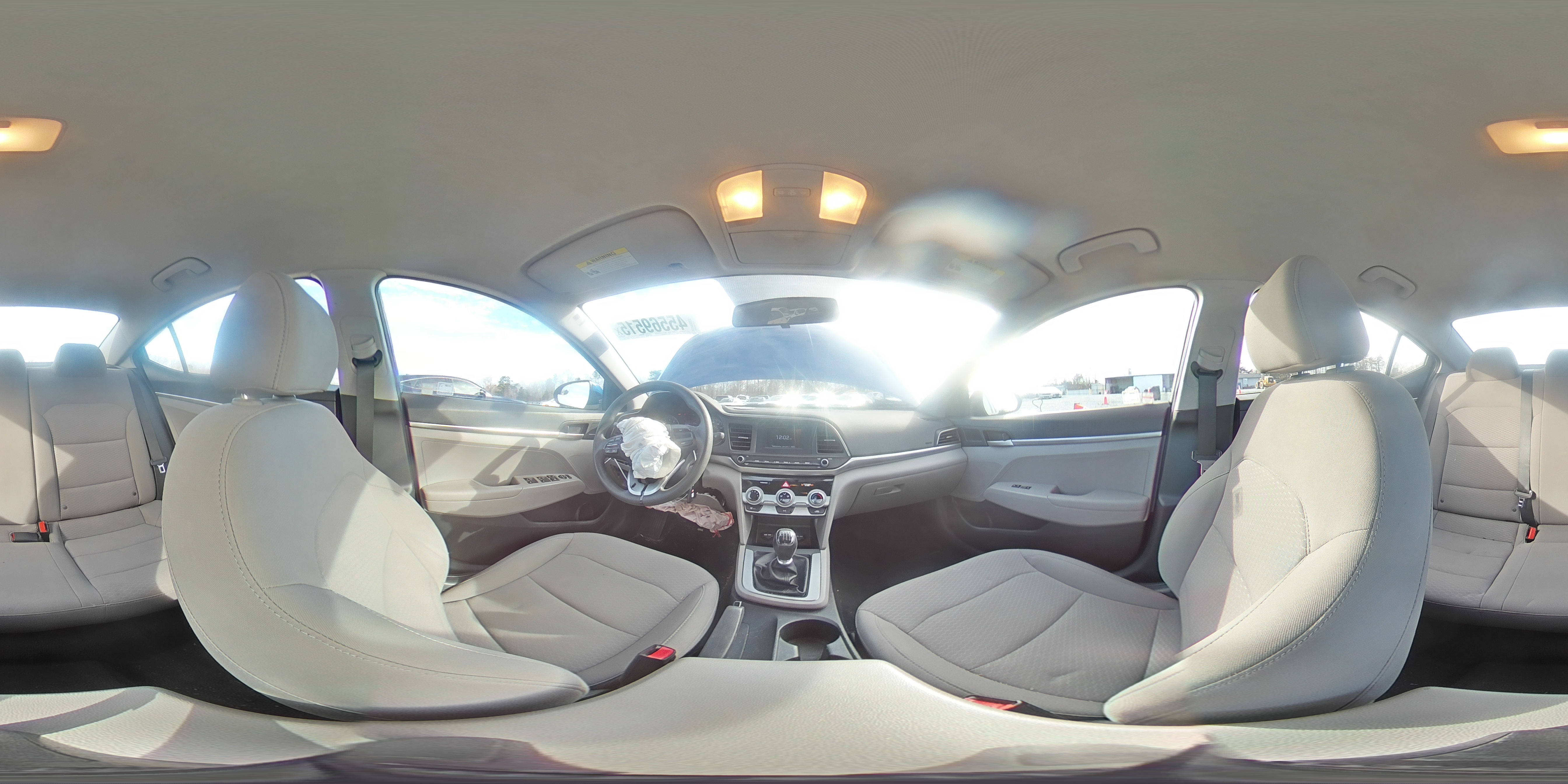 2019 Hyundai Elantra - Image 13