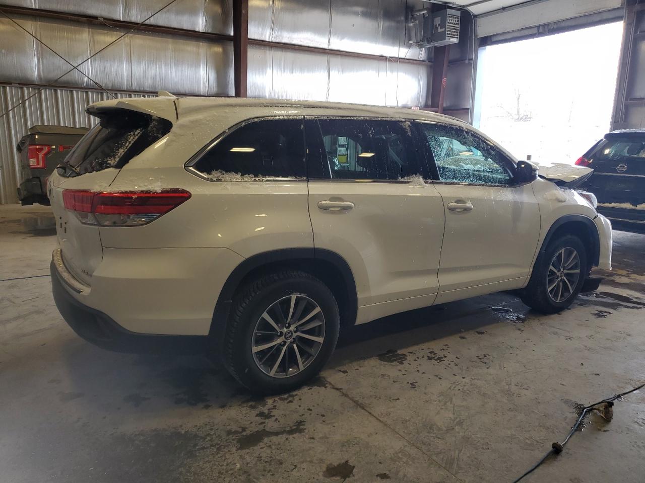 2018 Toyota Highlander - Image 3