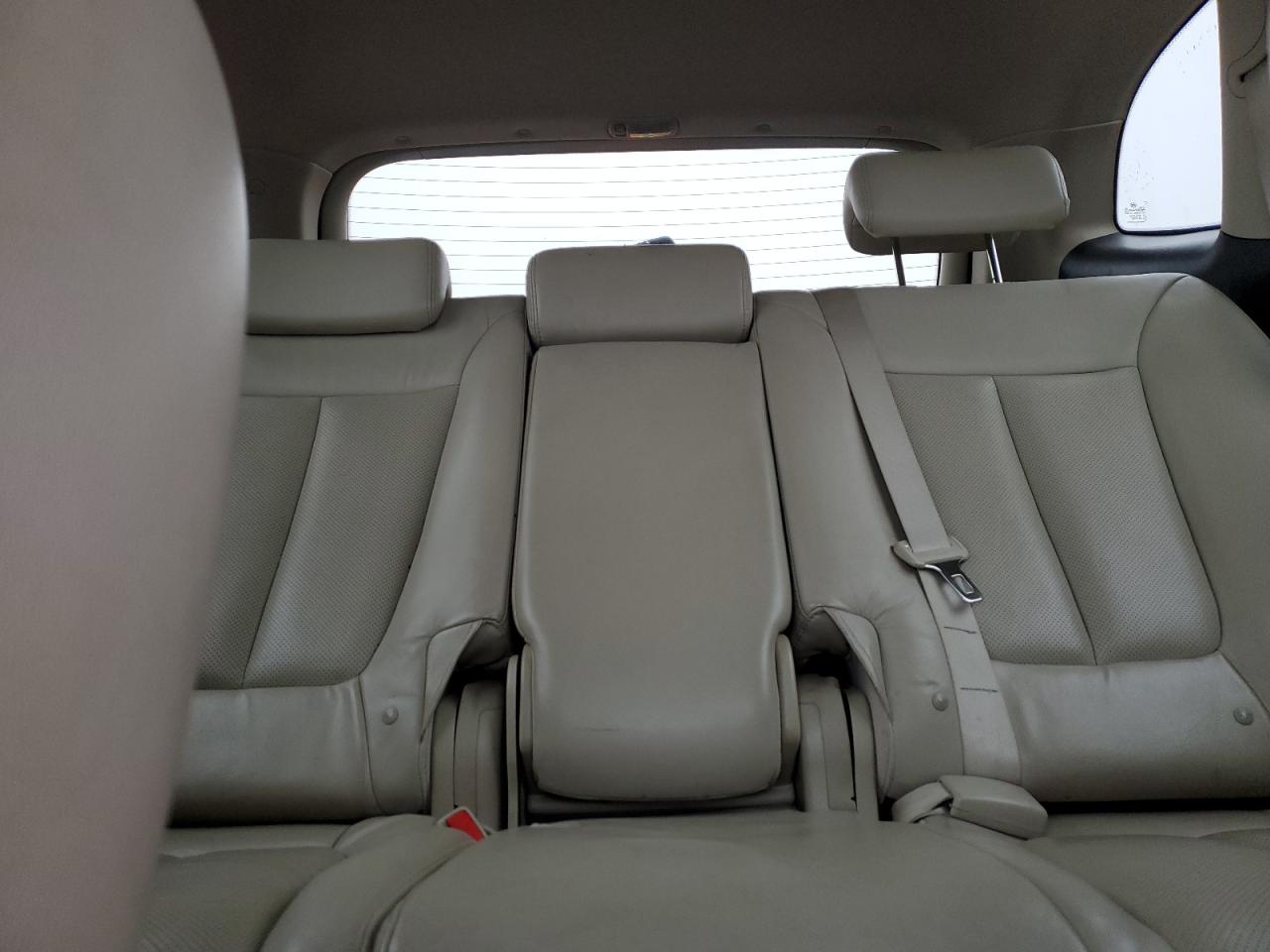 2009 Hyundai Santa Fe - Image 10