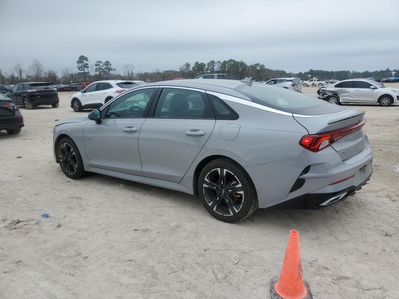 2021 Kia K5 - Image 2