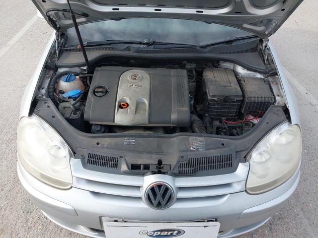 2005 VOLKSWAGEN GOLF FSI S