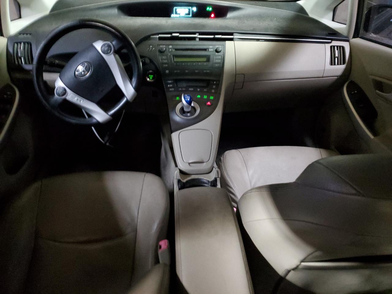 2011 Toyota Prius - Image 8