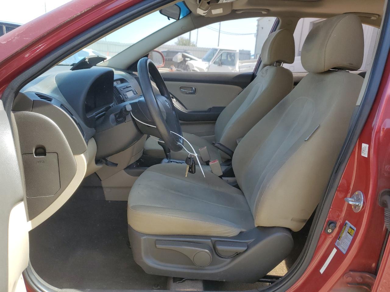 2010 Hyundai Elantra - Image 7