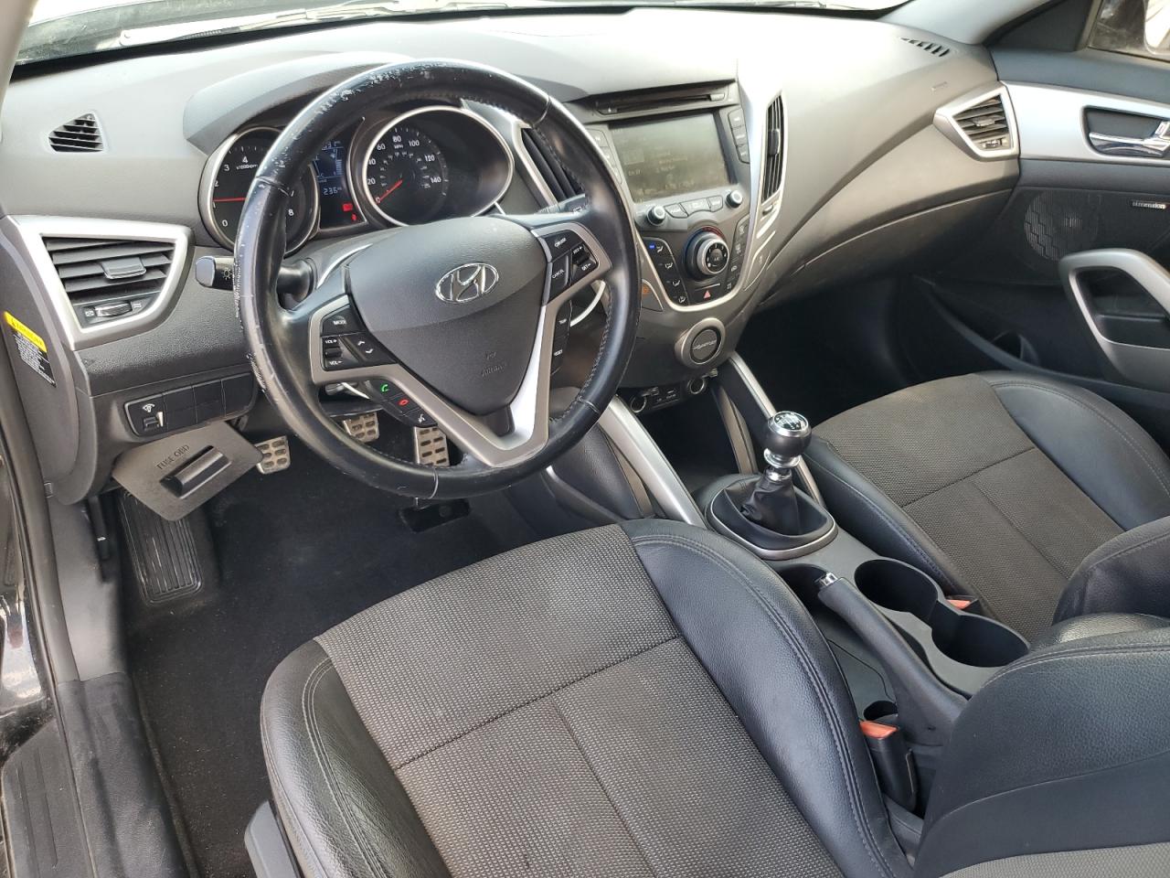 2014 Hyundai Veloster - Image 8