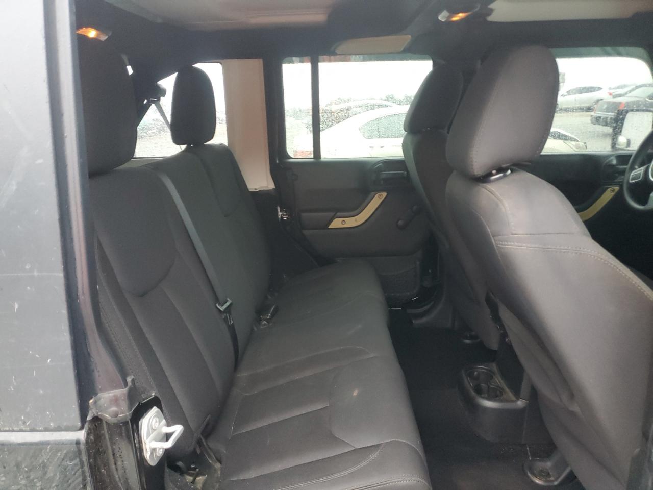 2016 Jeep Wrangler - Image 10