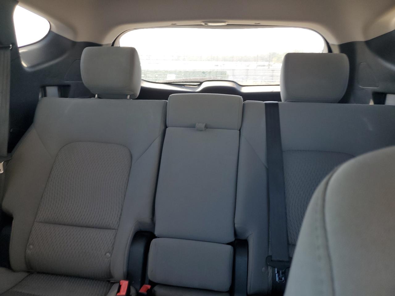 2013 Hyundai Santa Fe - Image 10