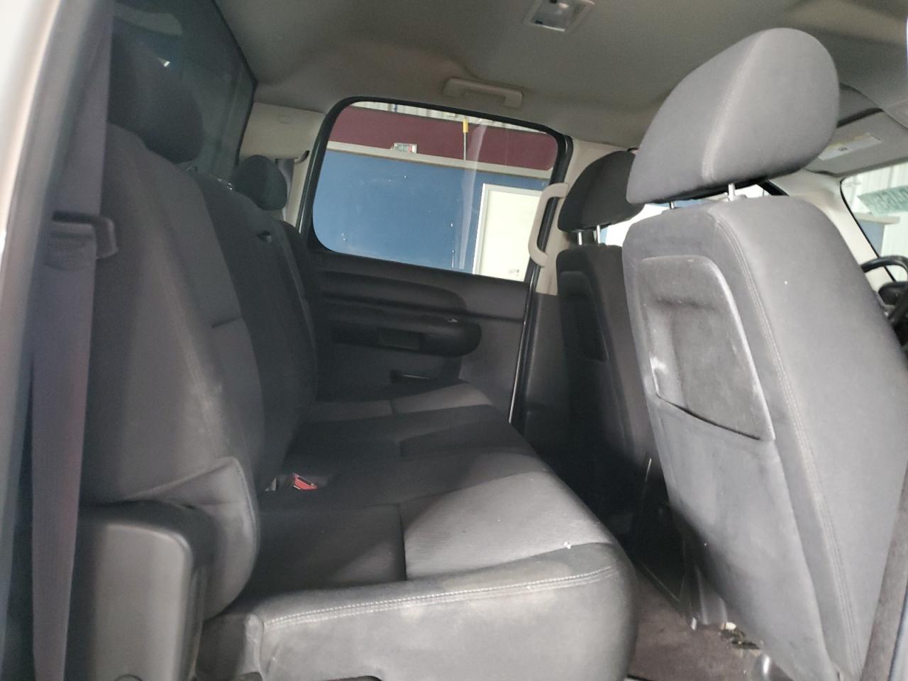 2013 Chevrolet Silverado - Image 10