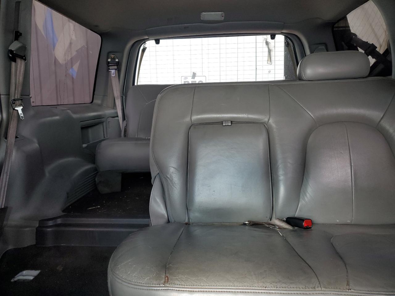 2000 Ford Expedition - Image 10