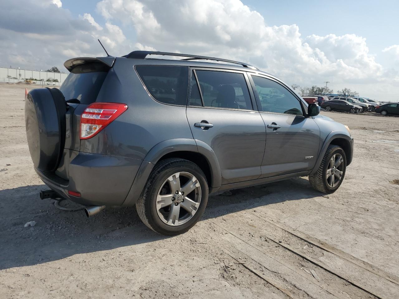 2009 Toyota RAV 4 - Image 3