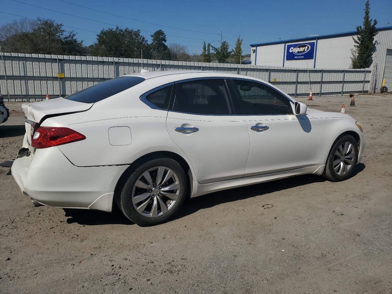 2012 Infiniti M - Image 3