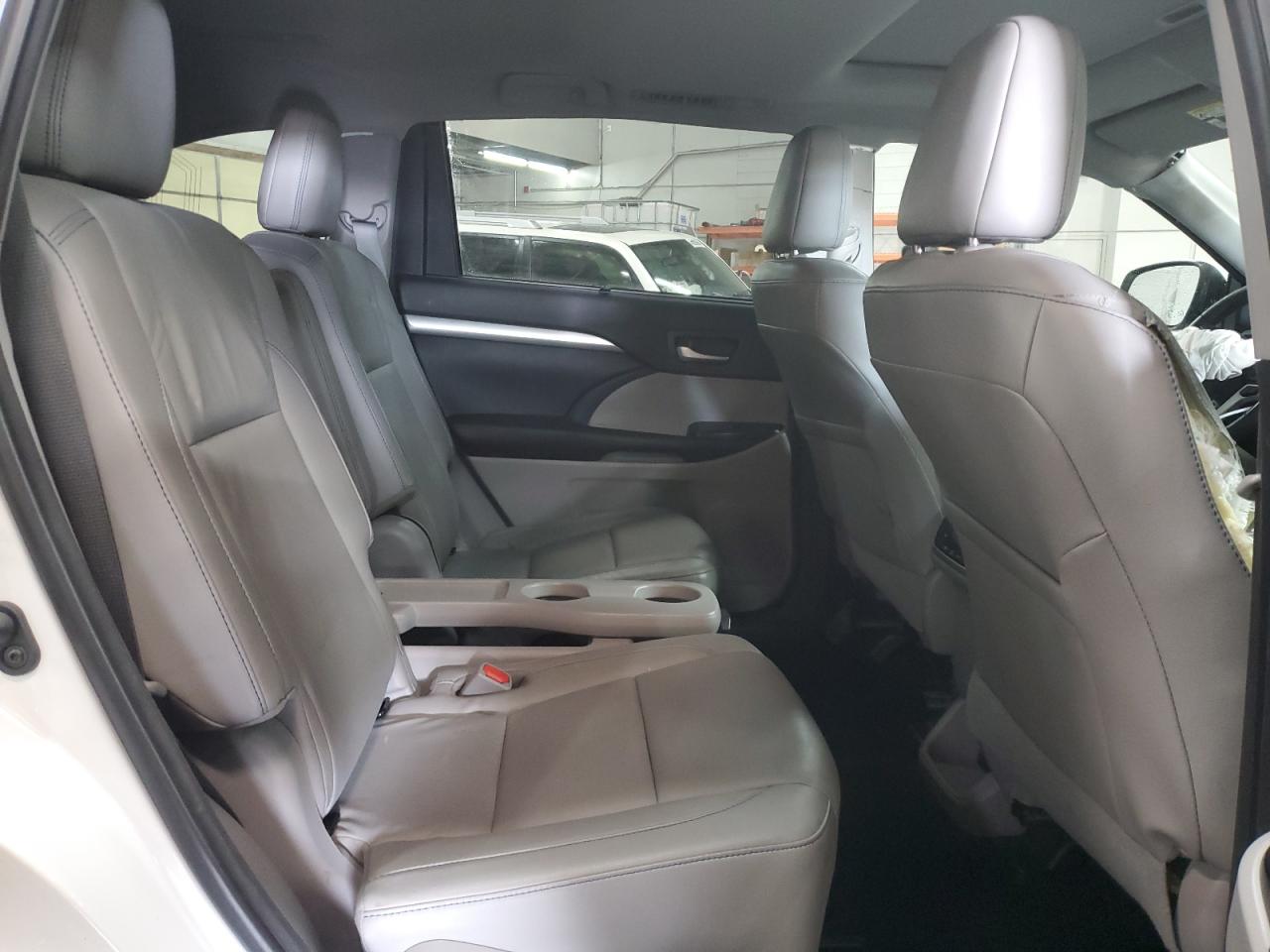 5TDJZRFH1JS552018 TOYOTA HIGHLANDER 2018