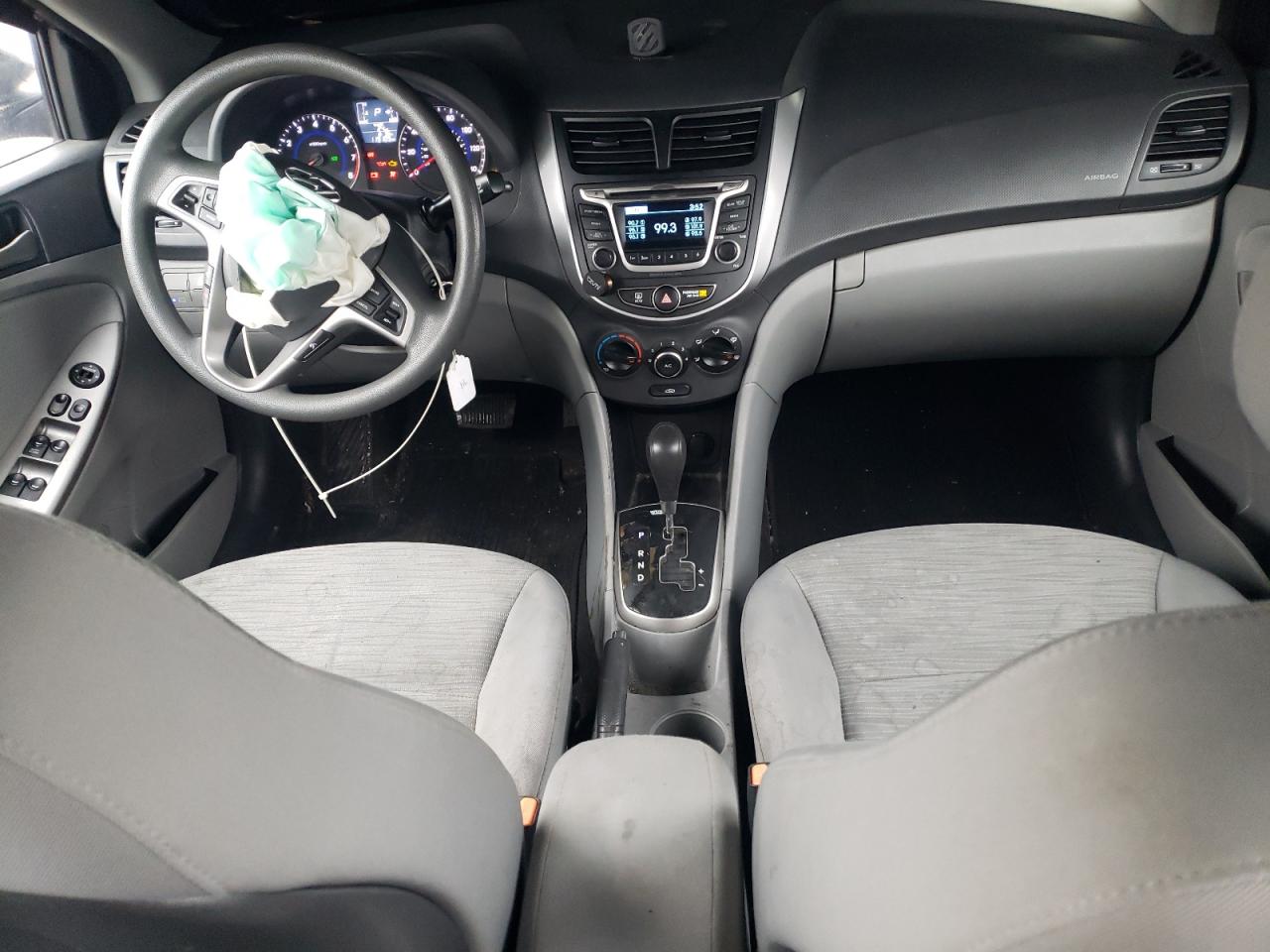 2015 Hyundai Accent - Image 8