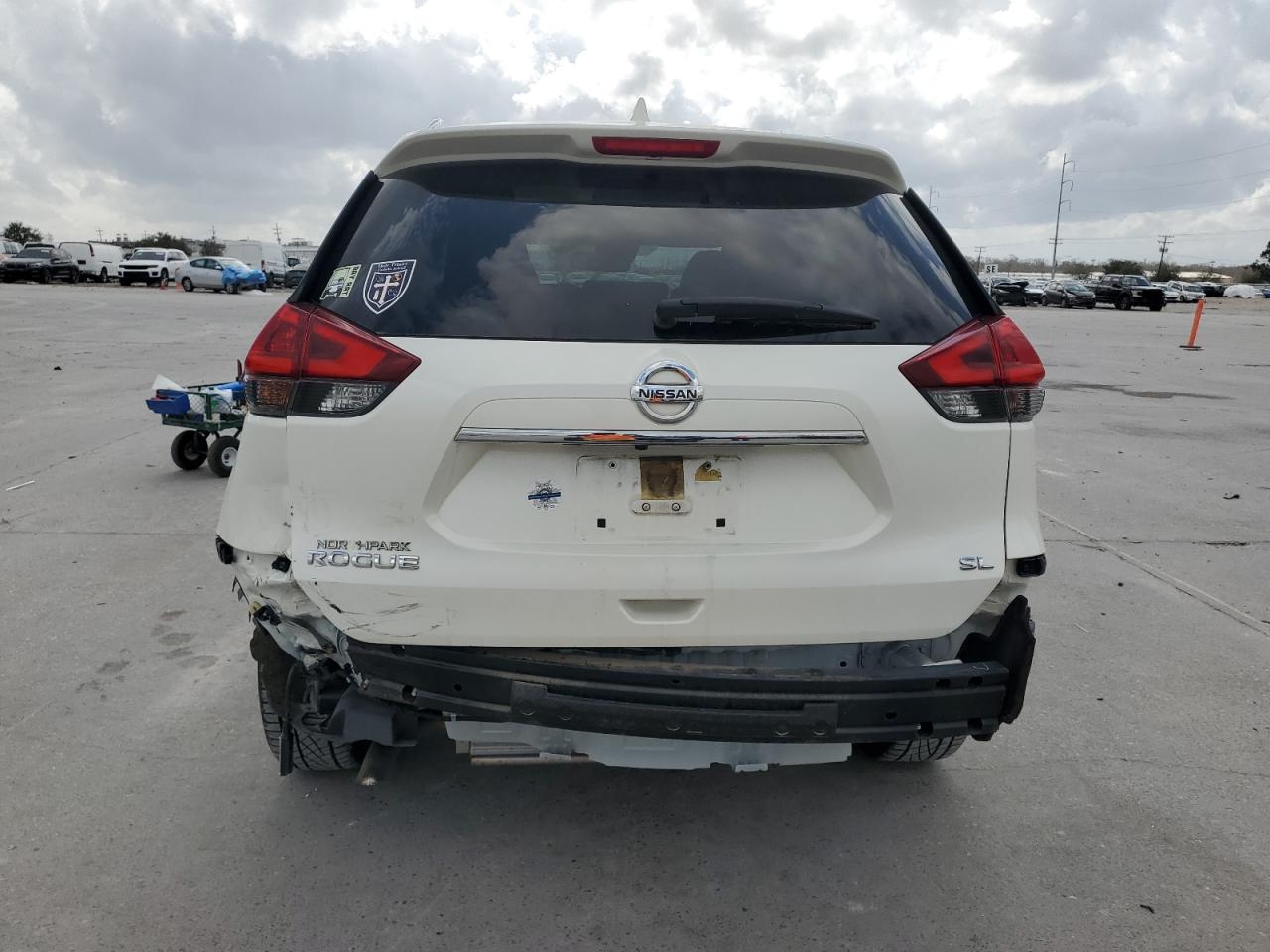 JN8AT2MT8JW467231 NISSAN ROGUE 2018