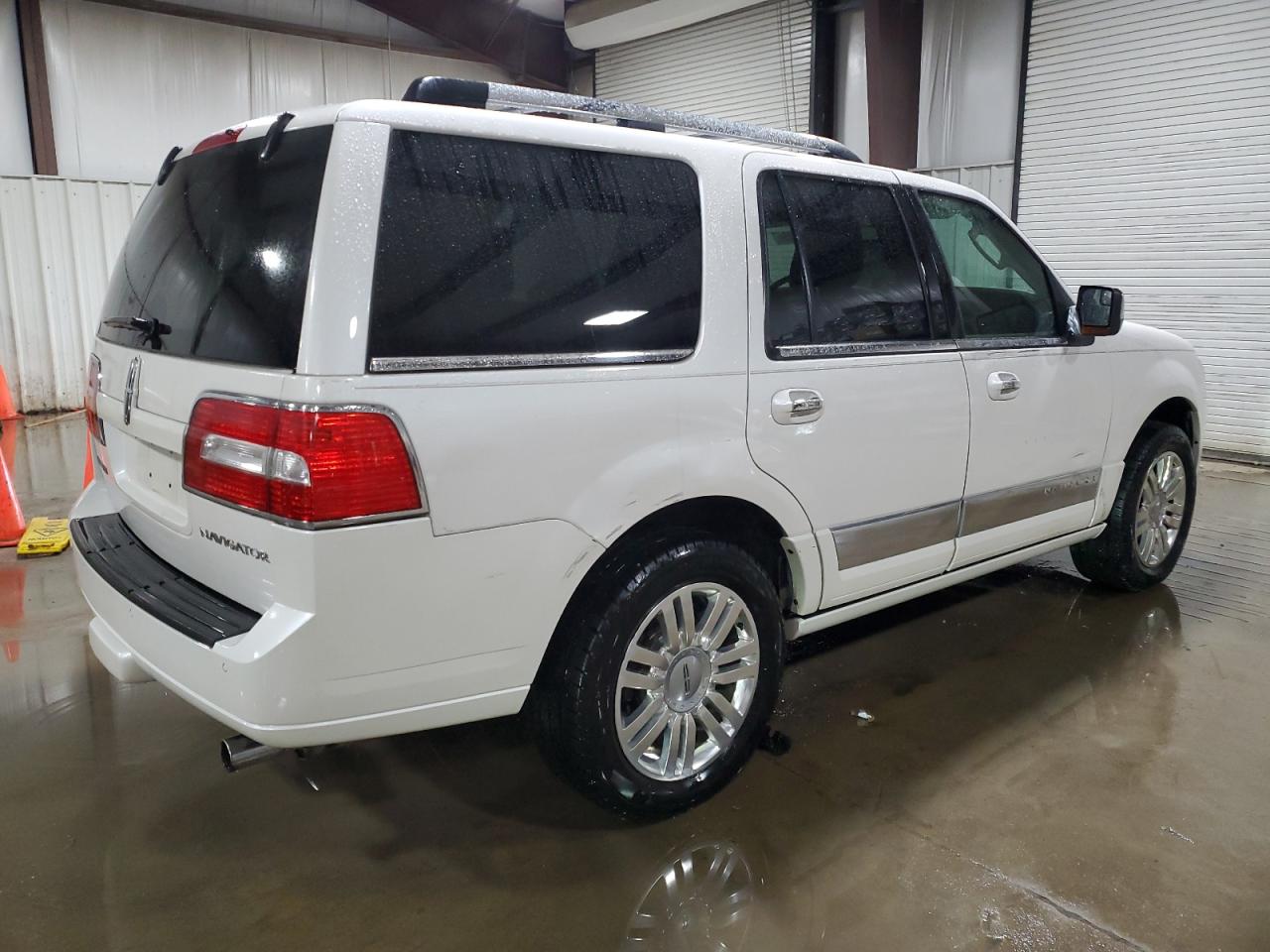 2013 Lincoln Navigator - Image 3