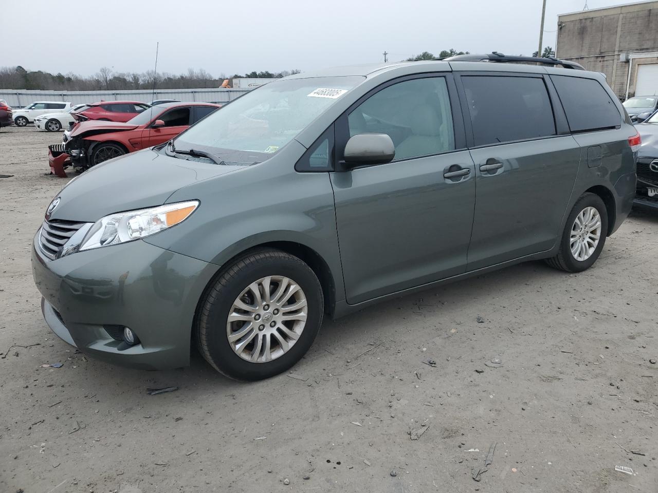 2014 Toyota Sienna - Image 1