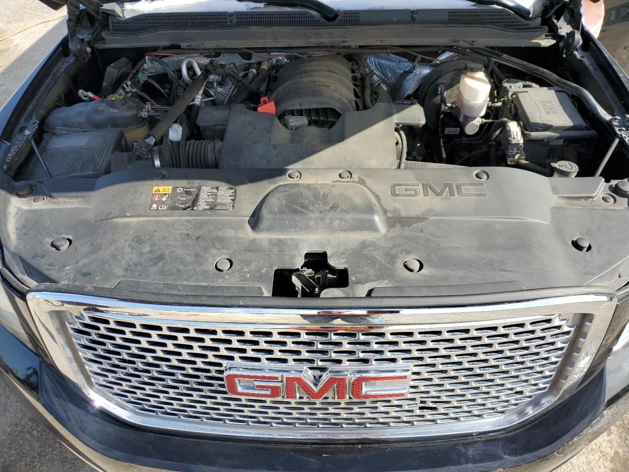 2015 GMC Yukon - Image 12