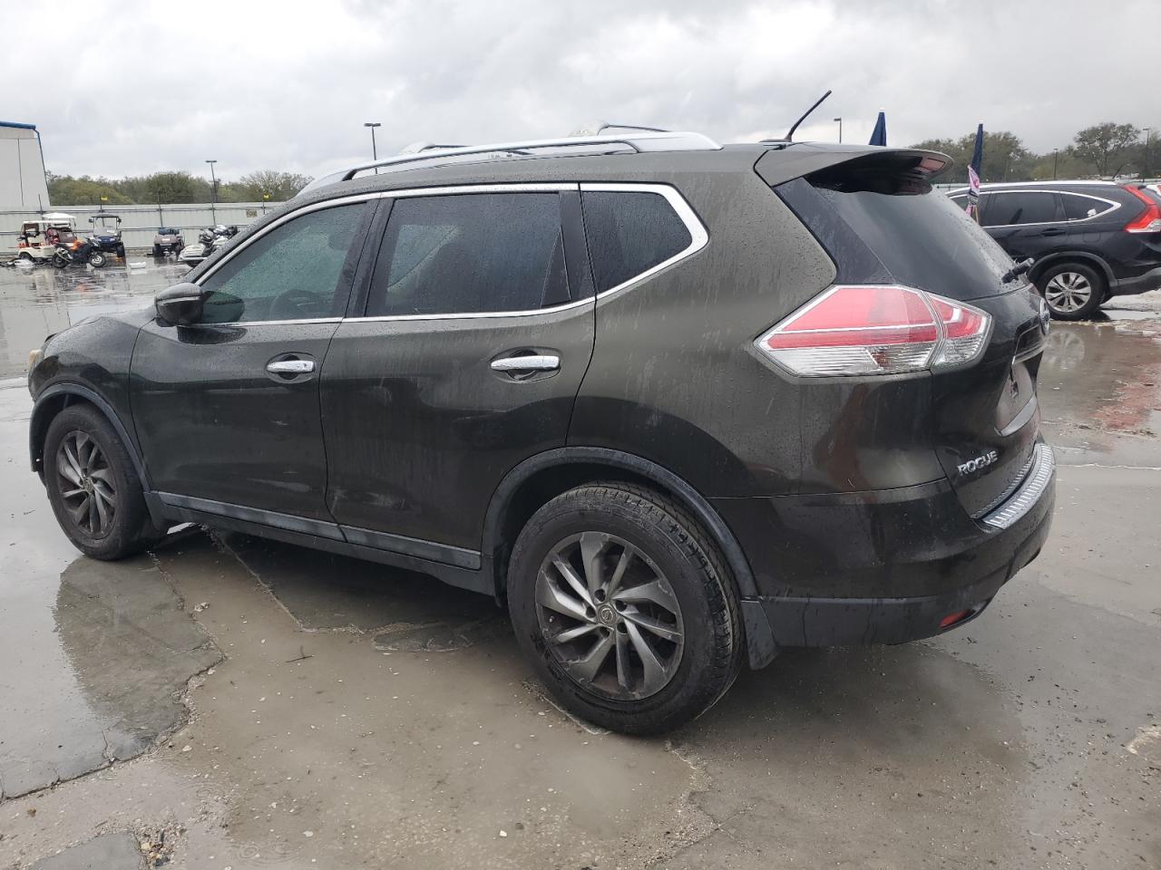 2015 Nissan Rogue - Image 2