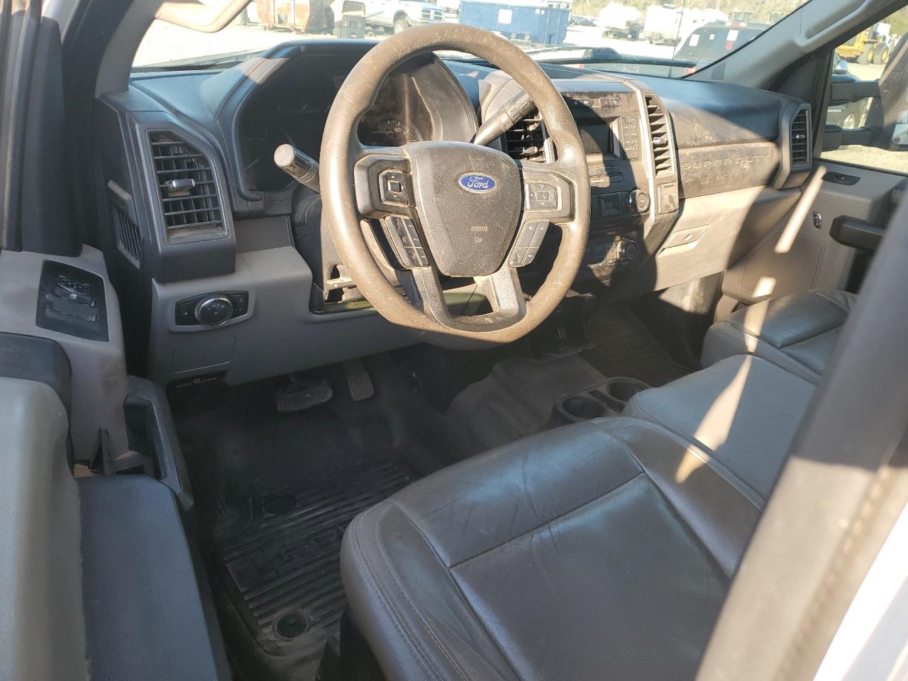 2018 Ford F350 - Image 8